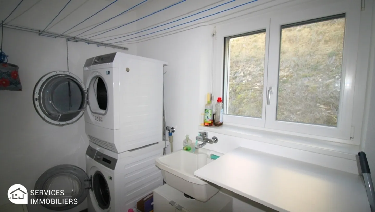 Villa architettonica moderna con vista libera sulla valle - Foto 12 di 13