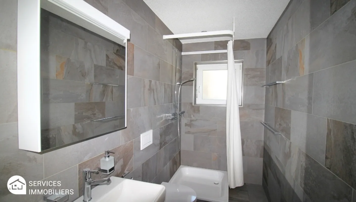 Villa architettonica moderna con vista libera sulla valle - Foto 10 di 13