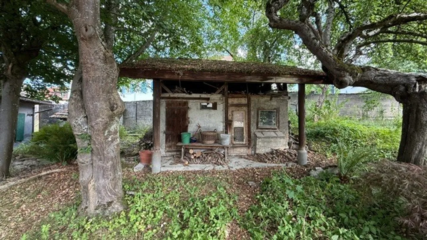 Maison 2 logements à rénover - Beau potentiel au coeur du village - Photo 4 sur 13