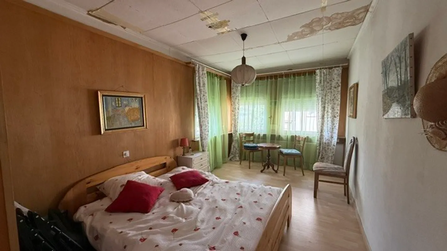 Maison 2 logements à rénover - Beau potentiel au coeur du village - Photo 6 sur 13