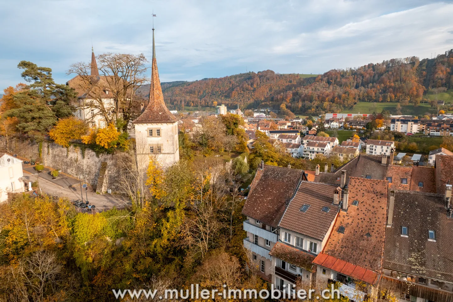 Superbly renovated historic house with 2 apartments in Moudon - Photo 2 of 13