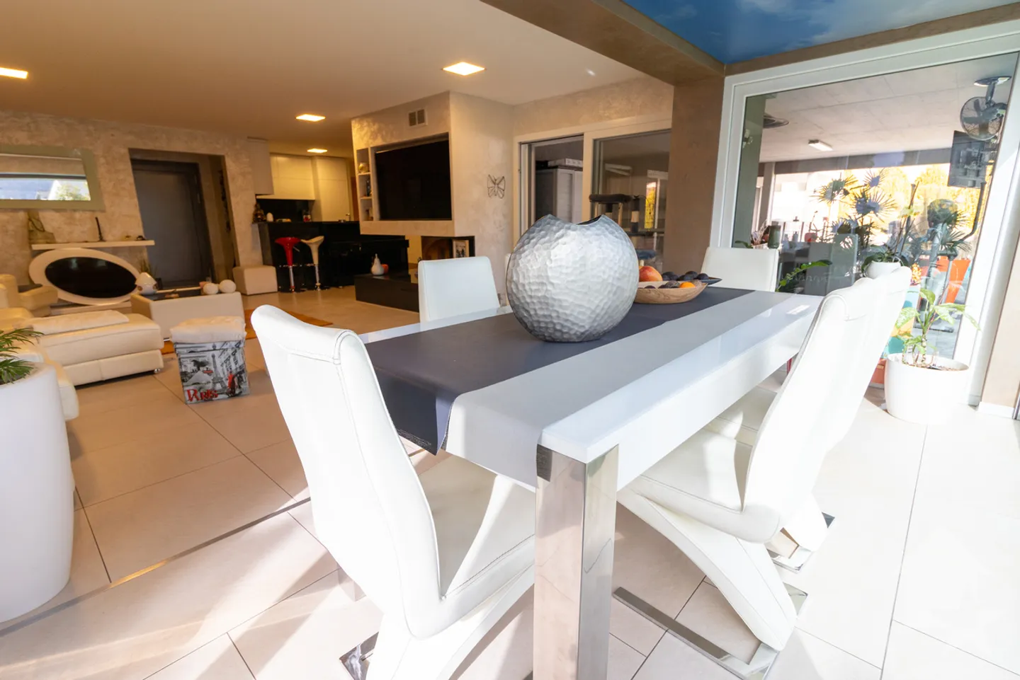 Magnificent villa in PPE with large garden and basement - Photo 8 of 13