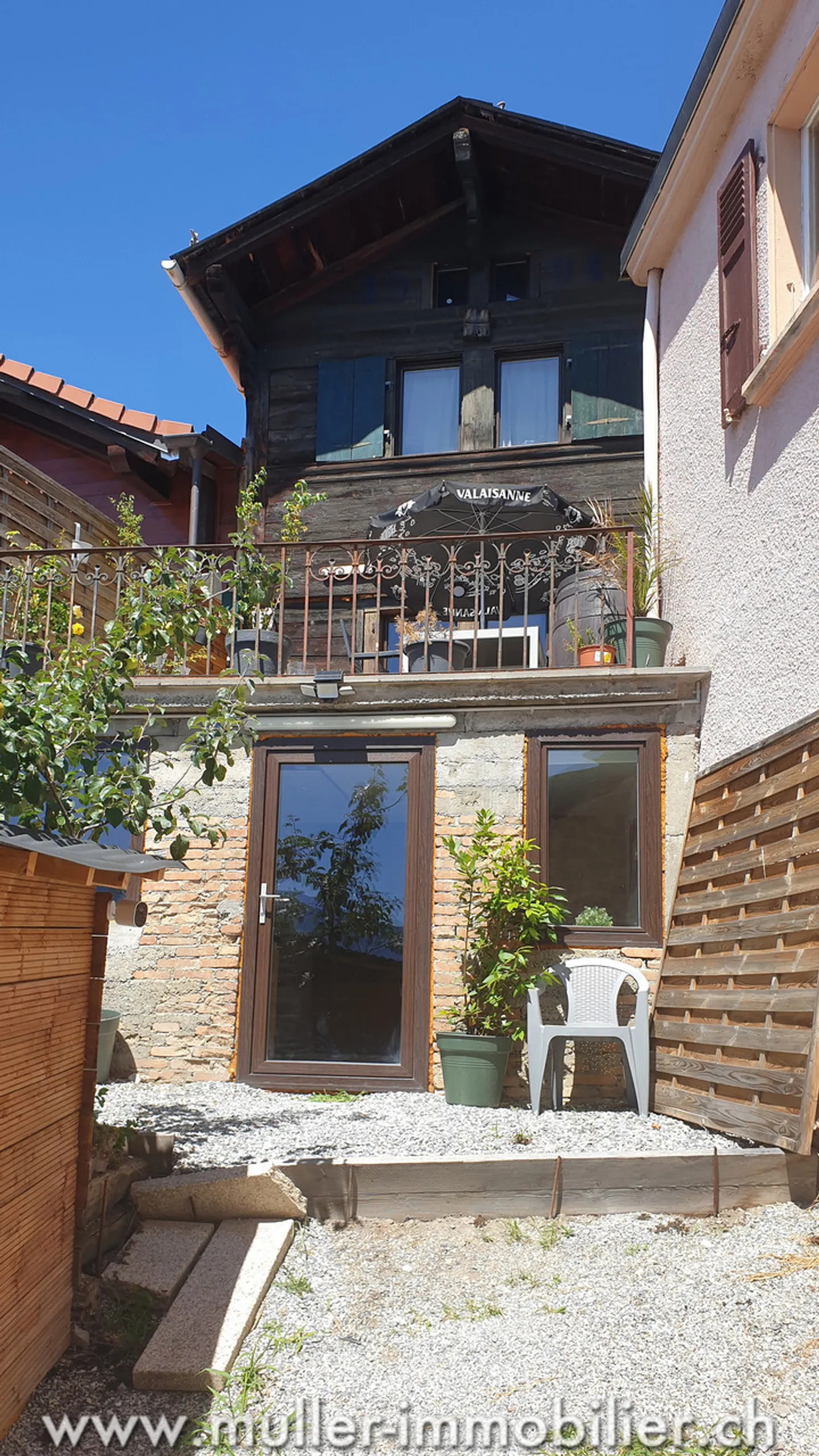 Pretty village house in Daillon - Photo 2 of 13