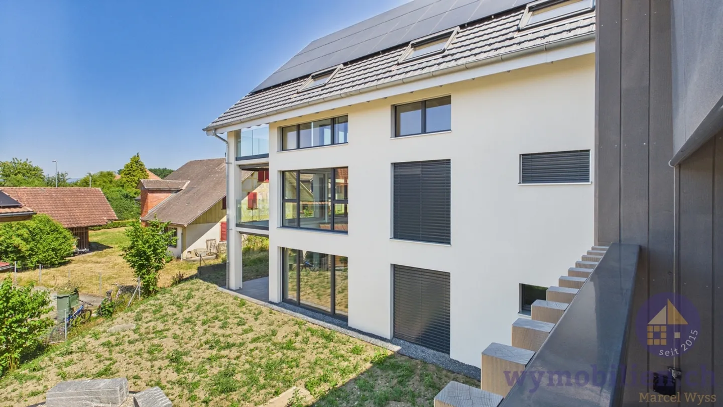 Ready-to-move-in 4.5-room garden apartment with 183 m² private garden - Photo 11 of 13