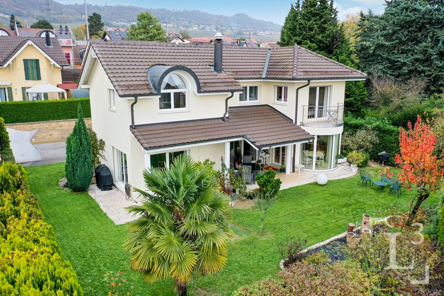 Rare! Villa familiale avec jardin proche du centre-ville de Rolle - Foto 1 di 13