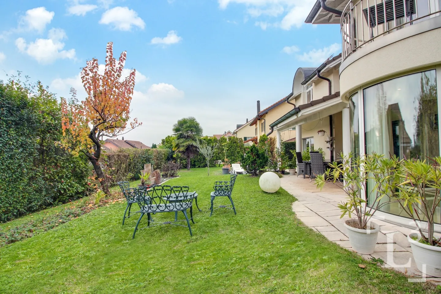 Rare! Villa familiale avec jardin proche du centre-ville de Rolle - Foto 3 di 13