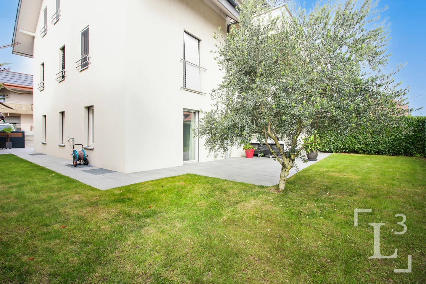 Stehend! 4.5-Zimmer-Wohnung mit privatem Garten - Foto 3 von 13