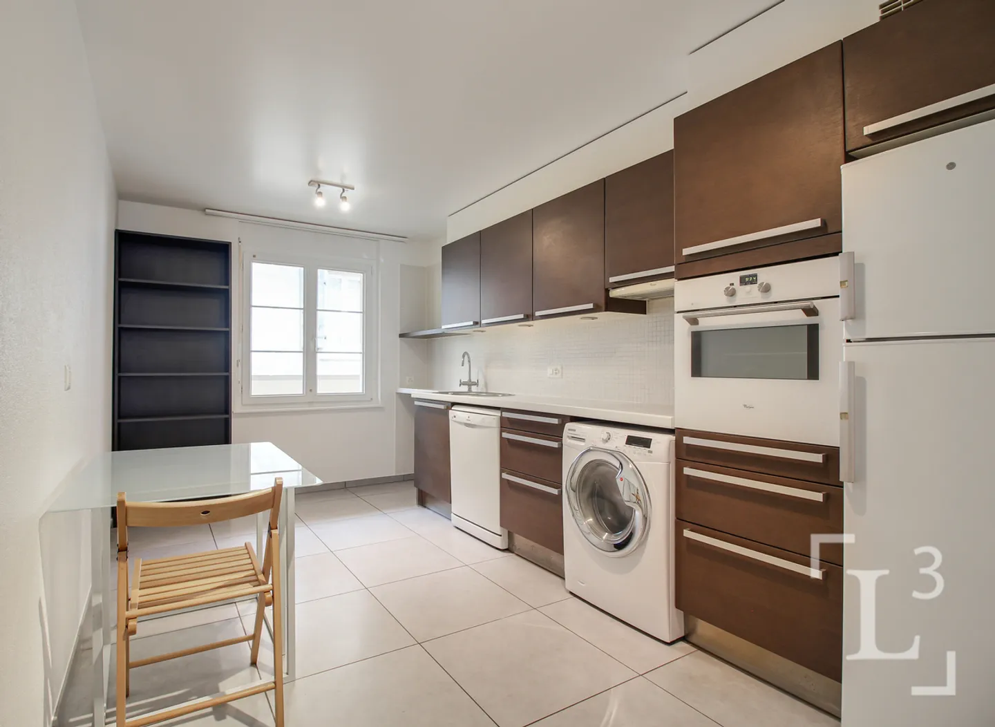 Duplex en attique au coeur du vieux-bourg, à 100m du lac! - Photo 3 of 13