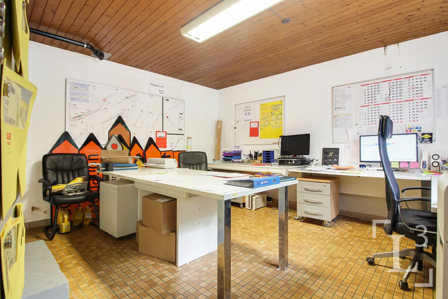 Gemischt genutztes Gebäude mit Gewerbefläche und Wohnungen - Foto 11 von 13