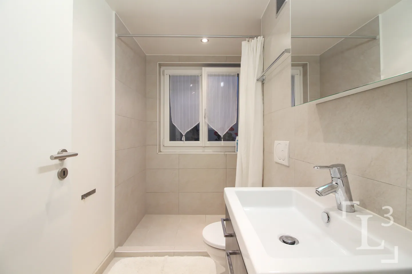 Duplex di alta qualità con terrazza nel cuore di Nyon - Foto 11 di 13