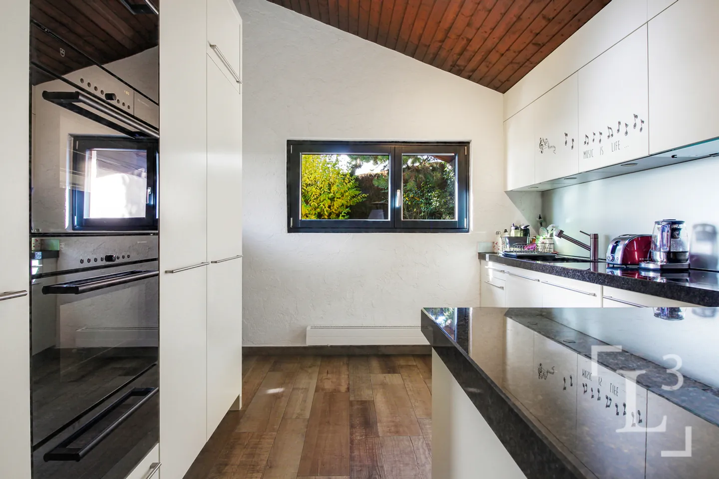 Panoramic view of the lake! Spacious detached villa - Photo 10 of 13