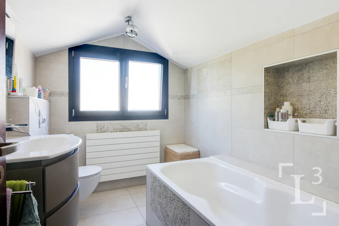 Panoramic view of the lake! Spacious detached villa - Photo 13 of 13