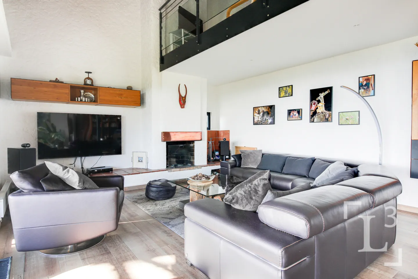 Panoramic view of the lake! Spacious detached villa - Photo 7 of 13