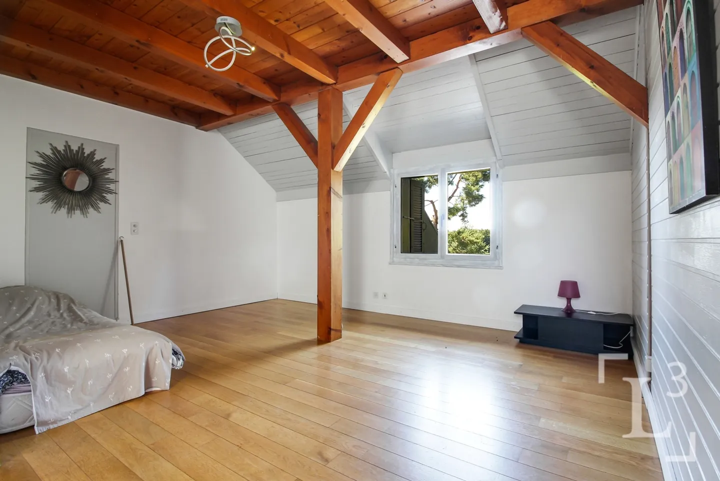 Spacious property with large garden and view of the Alps - Photo 11 of 13