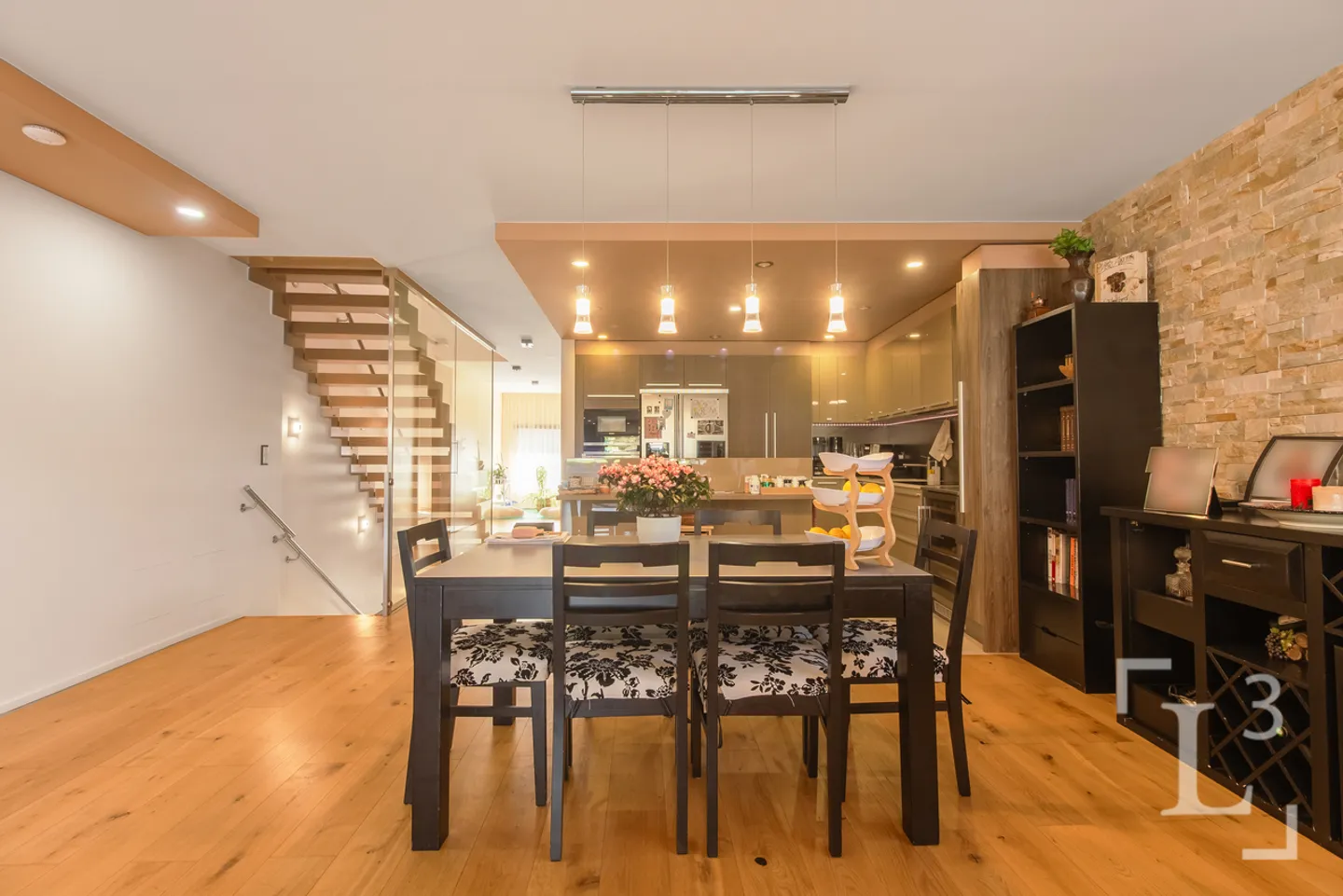 Geräumiges Familienhaus mit Garten - Foto 6 von 13