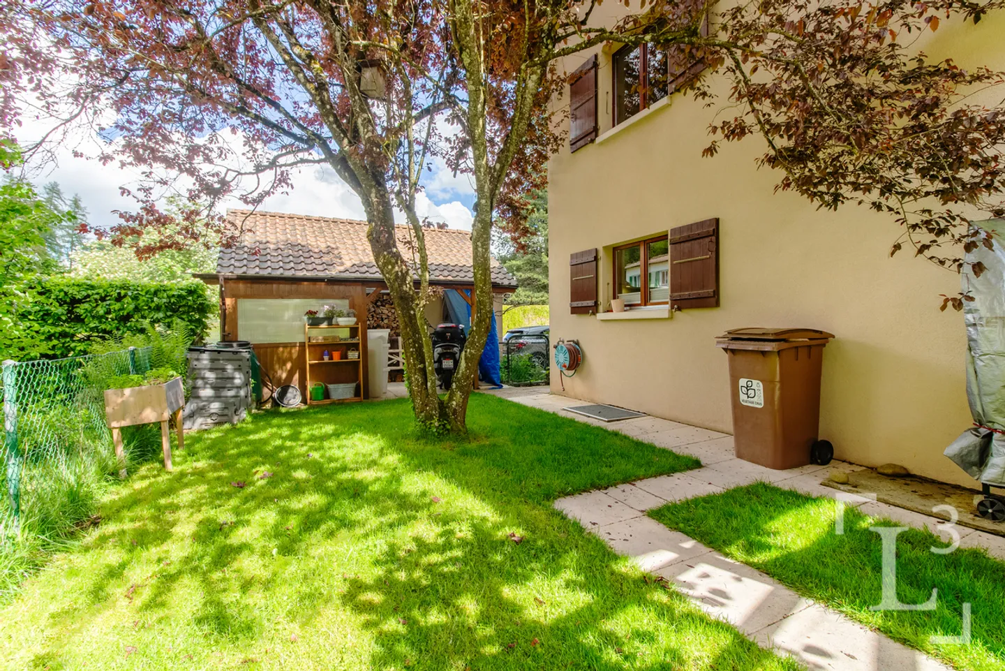 Spacious semi-detached house with garden - Photo 5 of 13