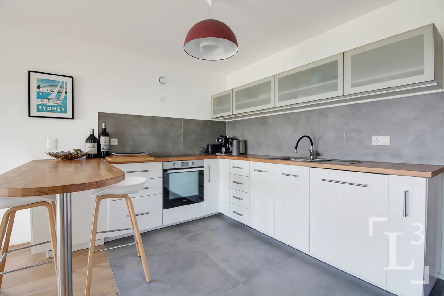 Spacious property with large garden and view of the Alps - Photo 7 of 13
