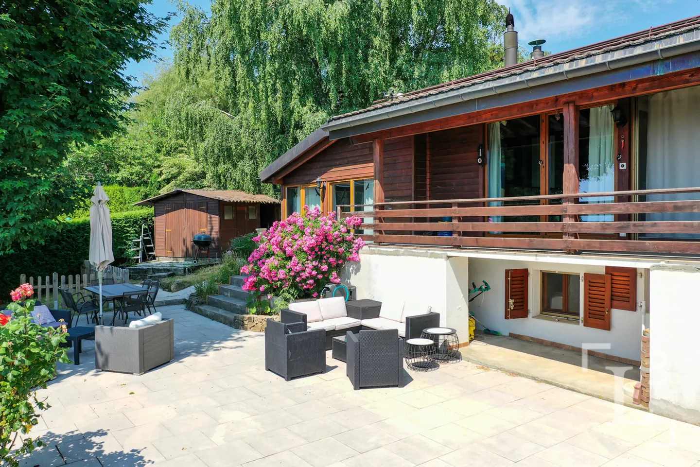 Einzelhaus mit großer Terrasse und Blick auf den See - Foto 4 von 13