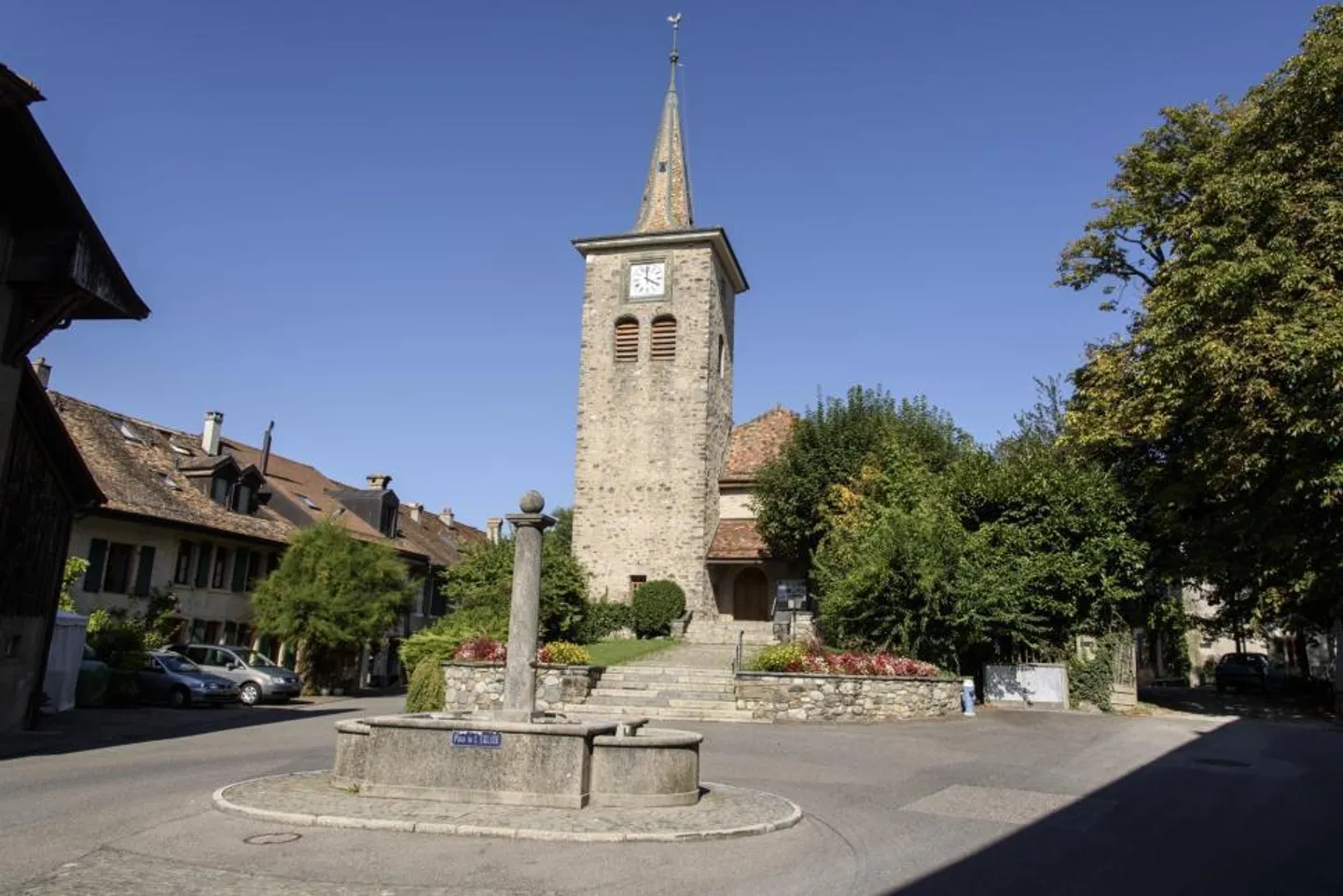 Charaktereigenschaft mit großem Garten und Seeblick - Foto 13 von 13