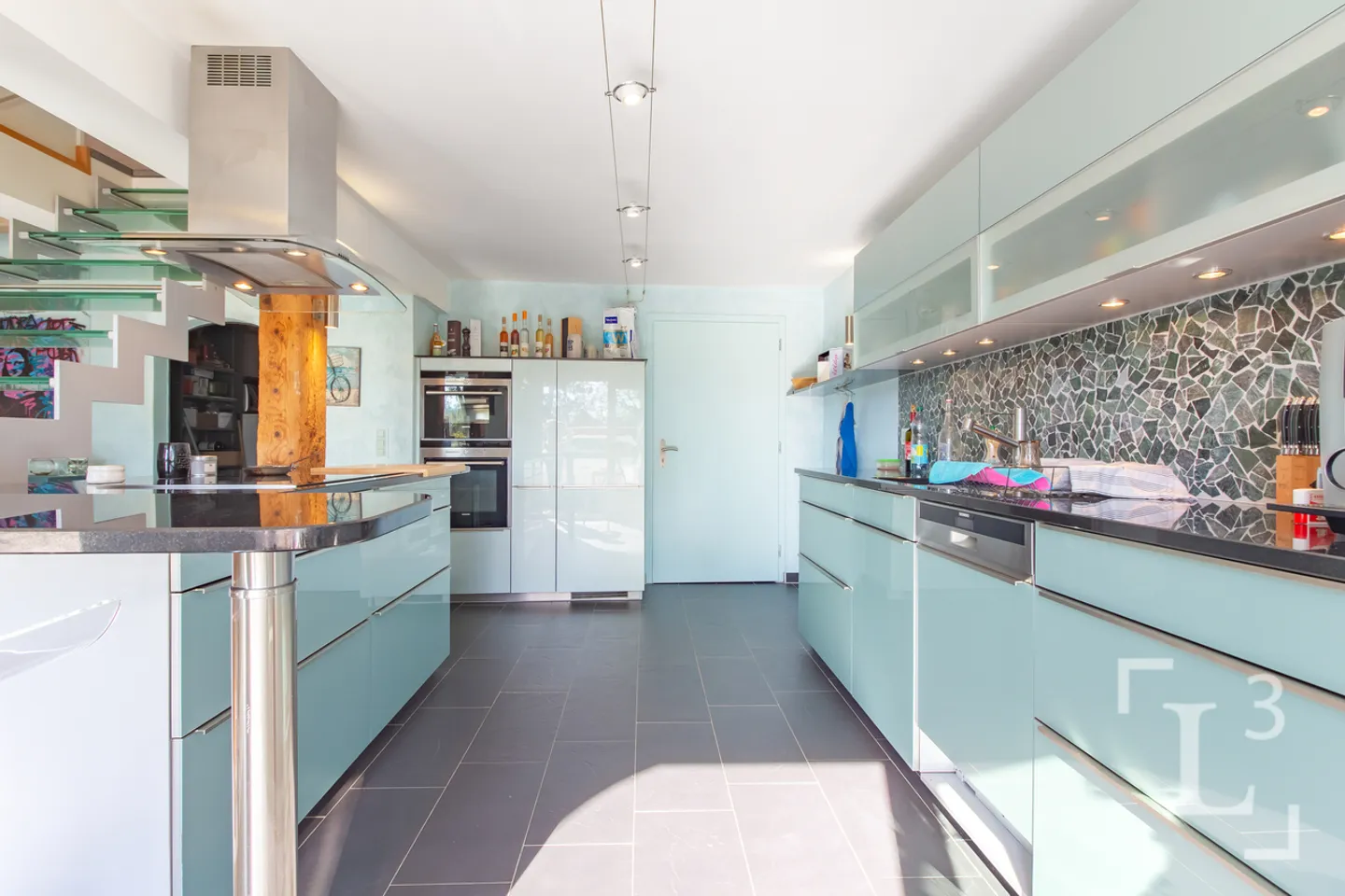 Herzstück! Geräumige Villa mit Garten und freiem Blick - Foto 8 von 13