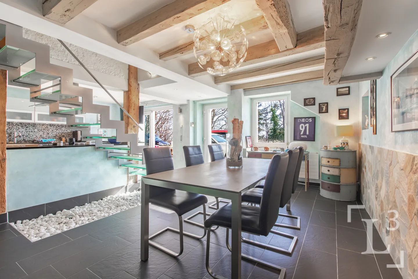 Herzstück! Geräumige Villa mit Garten und freiem Blick - Foto 7 von 13