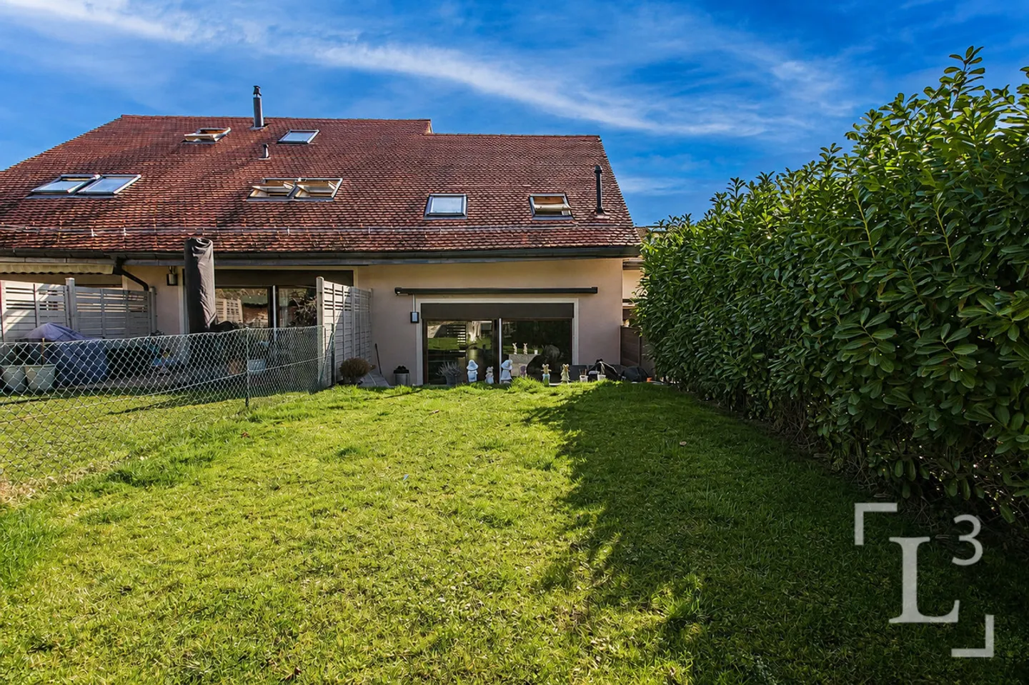 Geräumiges Familienhaus mit Garten - Foto 2 von 13