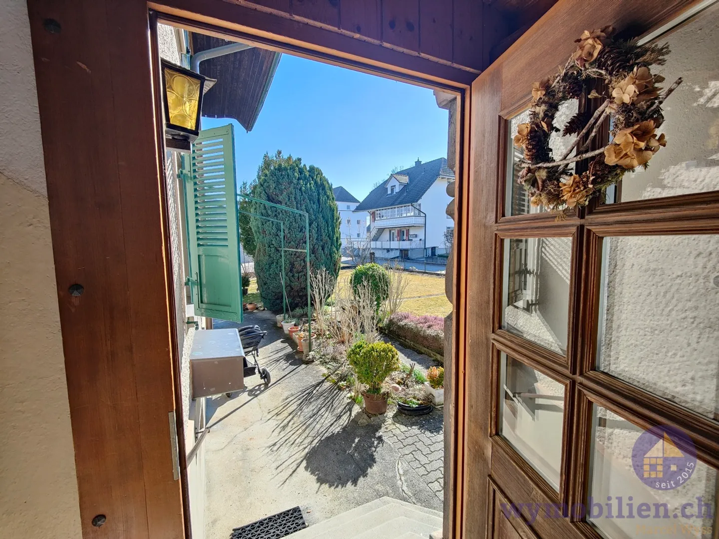Geräumige Dachwohnung, zentrale Lage - Foto 4 von 13