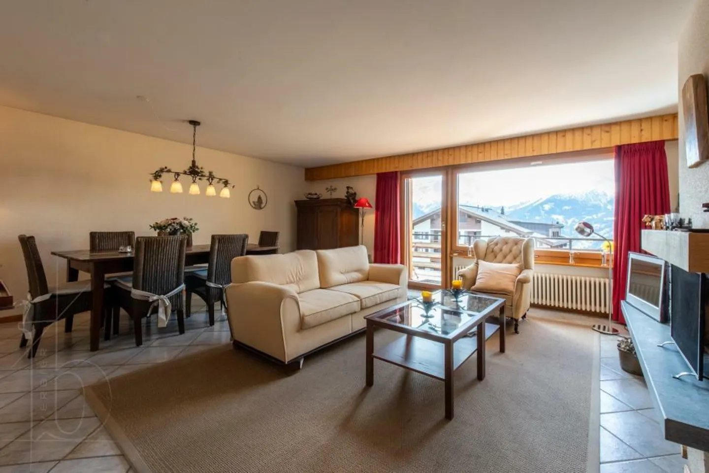 Centro Verbier - 126 m², balcone, garage e grande potenziale - Foto 4 di 11