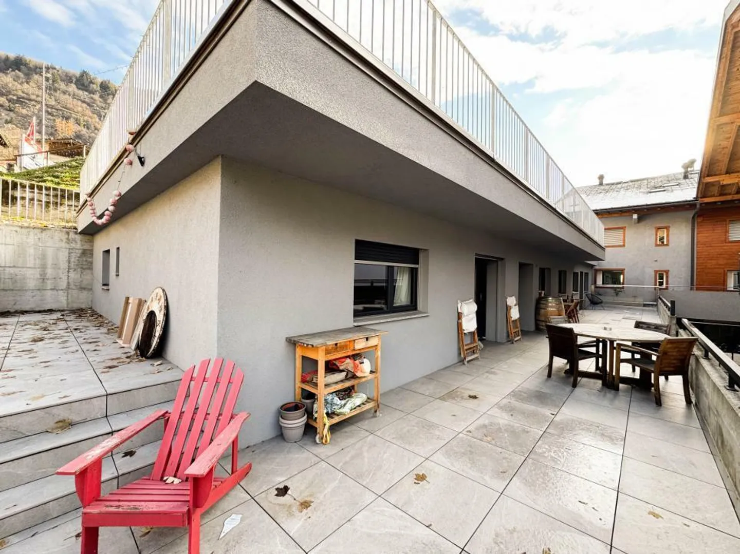 Mixed-use building with stable income - housing, commerce and parking - Photo 2 of 13