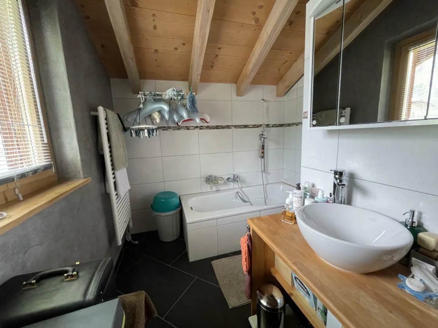 Grange rénovée - appartement indépendant, jardin et parking - Photo 9 sur 10