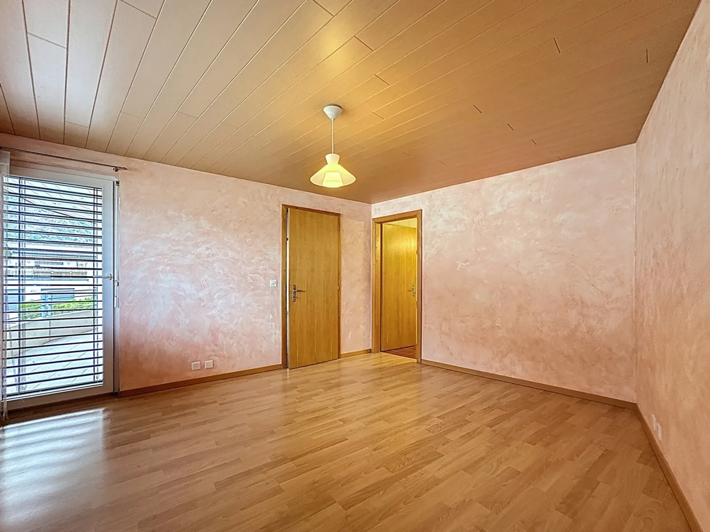 Duplex familial à Riddes - espace, calme et commerces à pied - Photo 10 sur 13