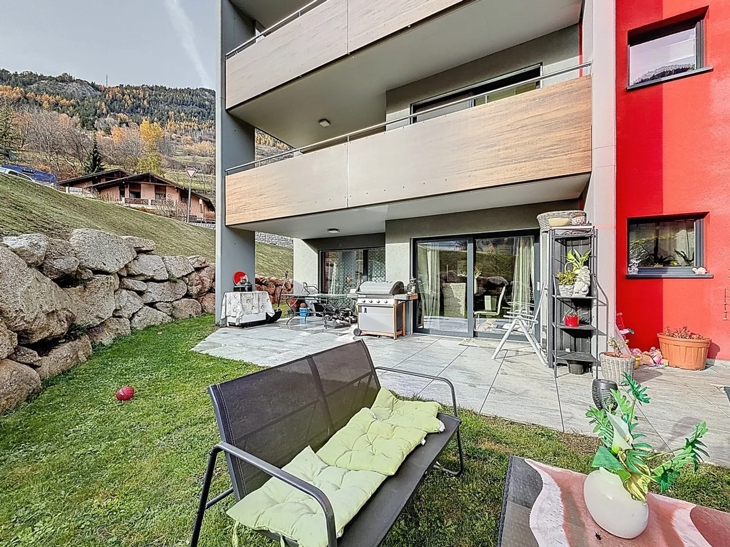 Appartement moderne avec terrasse et jardin au coeur d'Orsières - Photo 12 sur 13