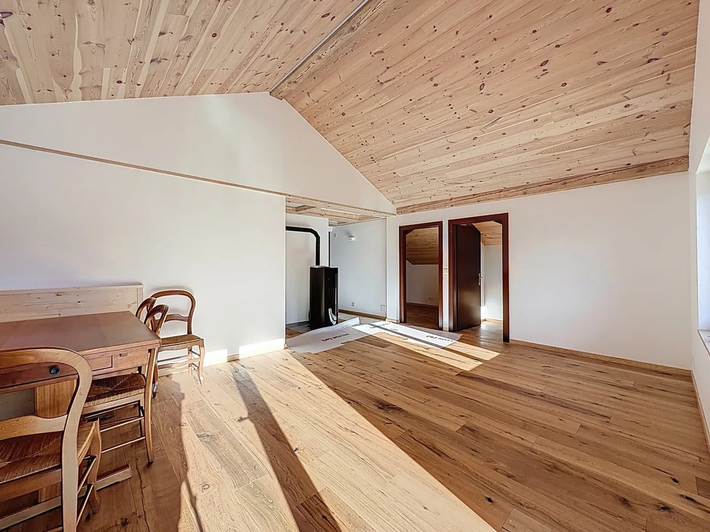 Unter den Dächern, Komfort und Licht! - Foto 2 von 13