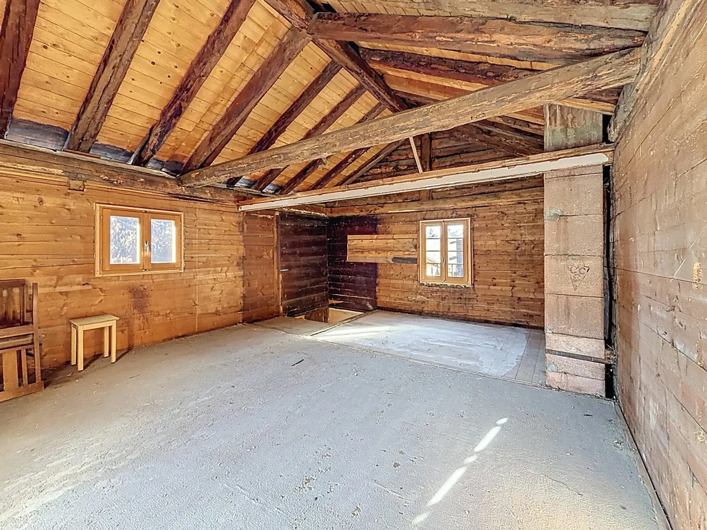 Chalet à rénover - L'âme d'une grange alpine à Sarreyer - Photo 3 sur 13