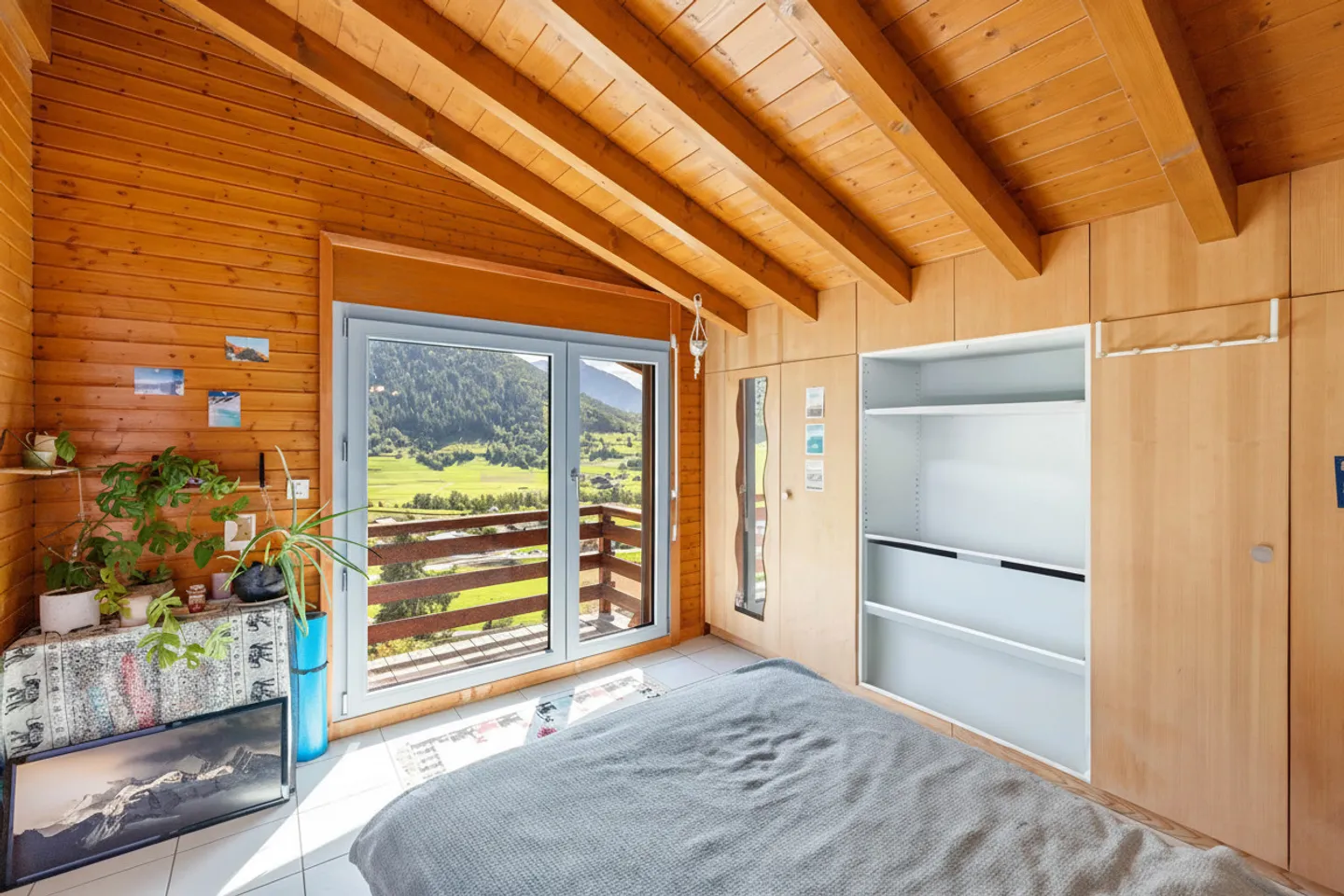 Maison rénovée à Vollèges avec vue dégagée et terrasse plein sud - Photo 13 sur 13