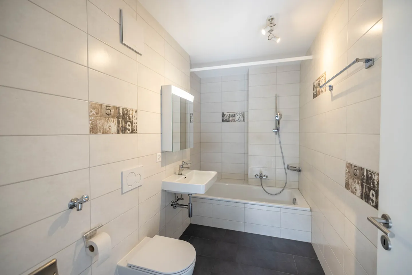 Bright apartment with private garden - modern comfort year-round - Photo 8 of 8