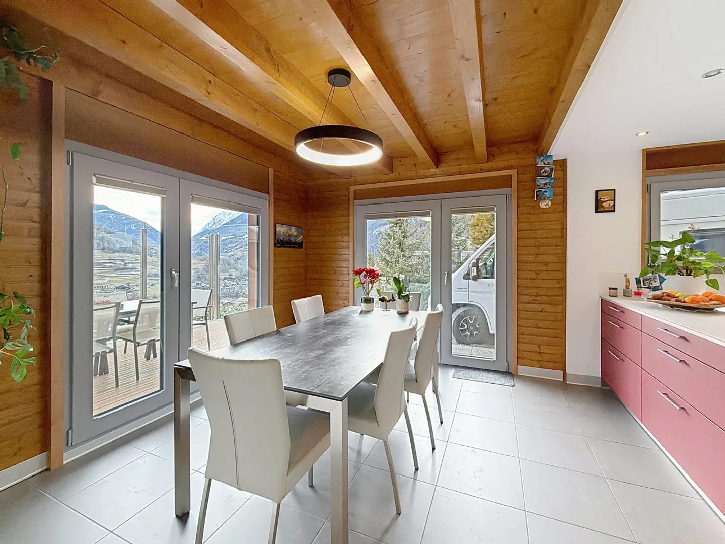 Renoviertes Haus in Vollèges mit freiem Blick und nach Süden ausgerichteter Terrasse - Foto 9 von 13