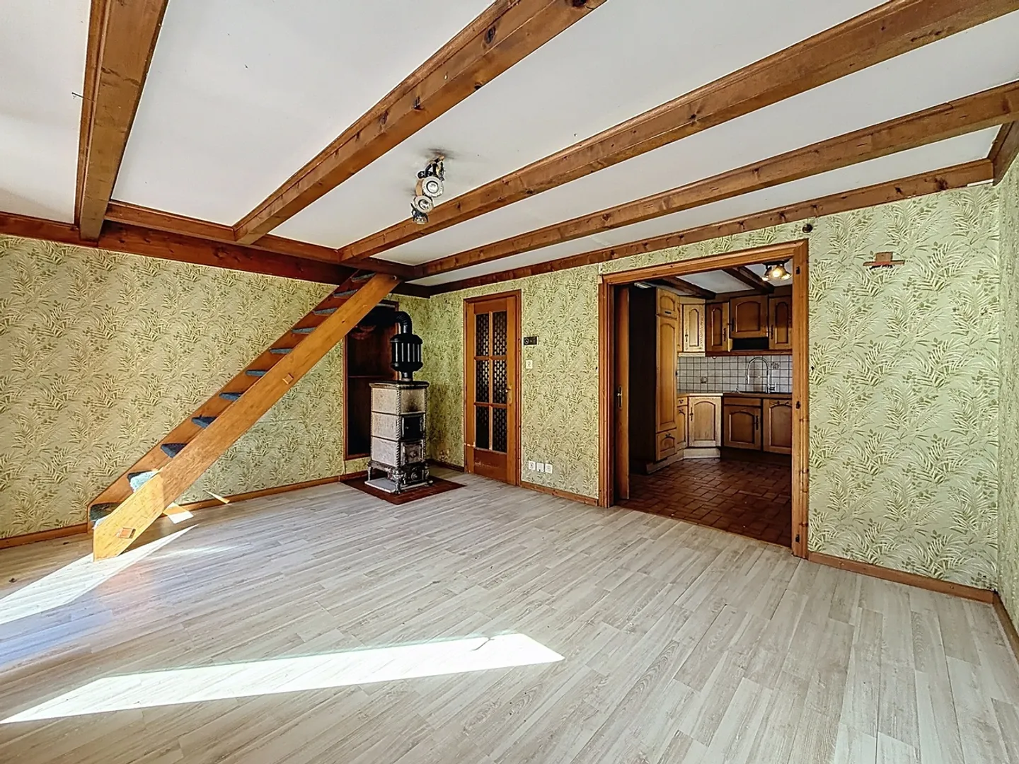 Some buy a house. Others buy a project - Photo 3 of 13