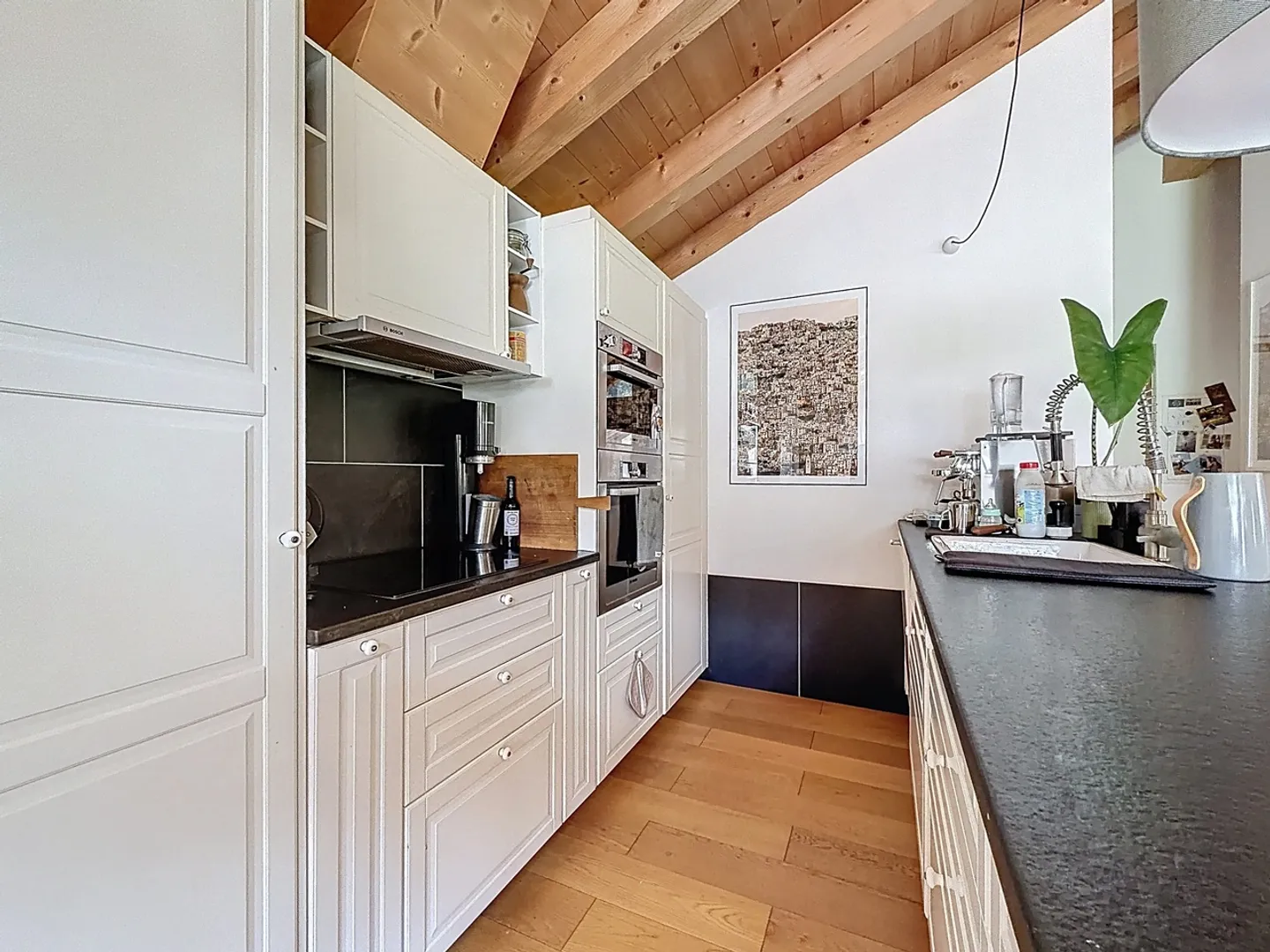 Exposed framework, solid parquet, full south bay windows - Photo 7 of 13