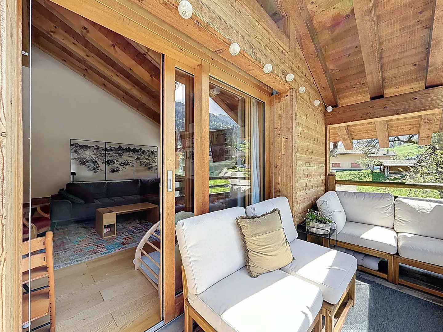 Exposed framework, solid parquet, full south bay windows - Photo 12 of 13