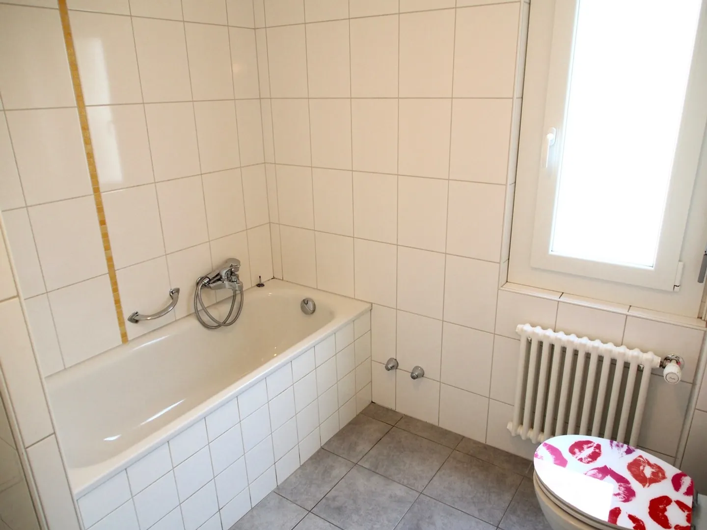 In the heart of Martigny, a generous 5½ room apartment with a view of the city - Photo 6 of 13