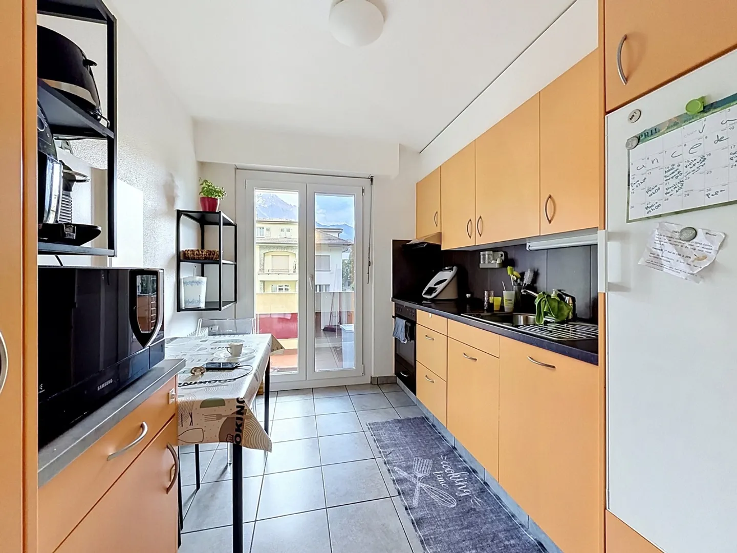Appartement spacieux avec vue sur la ville - Photo 6 sur 13