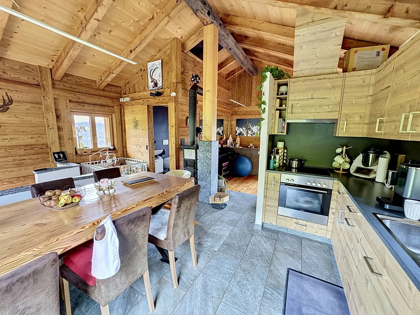Chalet mit 3,5 Zimmern im Skigebiet Bruson - leben im Herzen der Berge - Foto 3 von 13