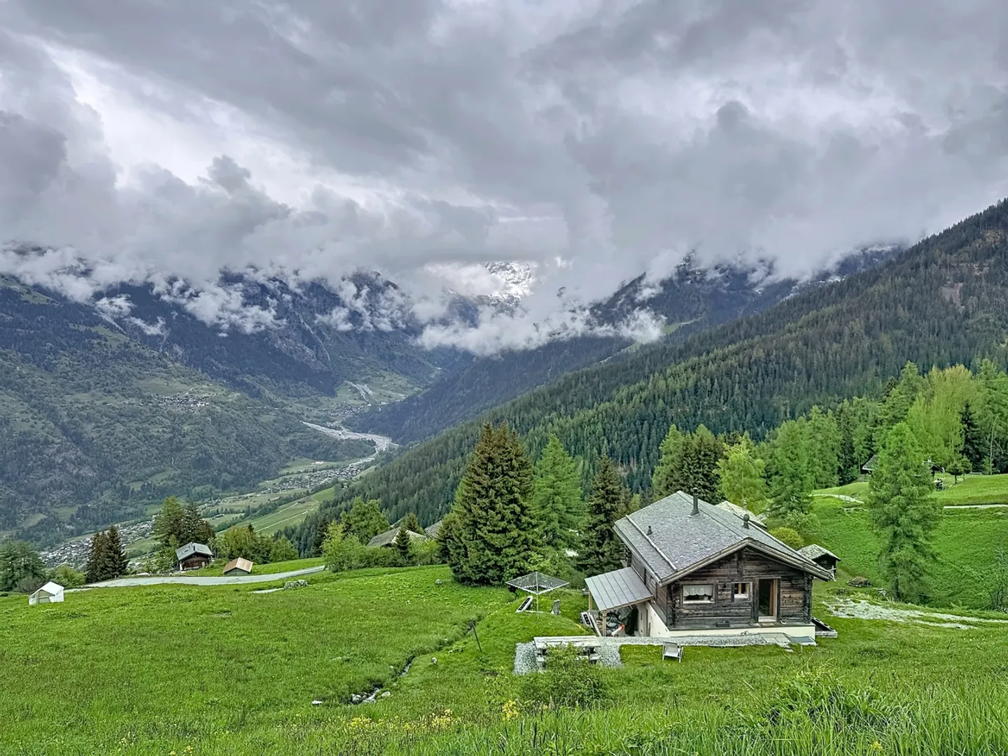 Chalet mit 3,5 Zimmern im Skigebiet Bruson - leben im Herzen der Berge - Foto 1 von 13