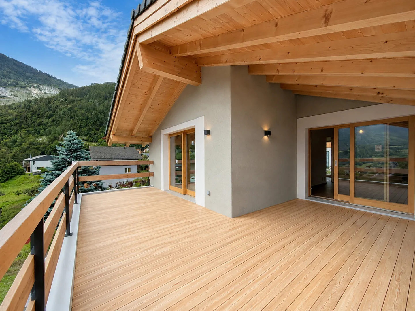 A bright, modern, alpine apartment - Photo 8 of 8