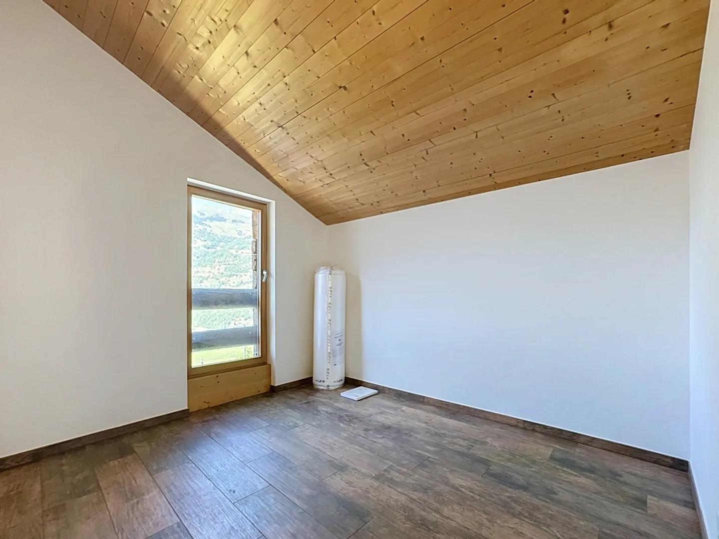 An authentic Valaisan chalet, reinvented for modern living - Photo 7 of 13