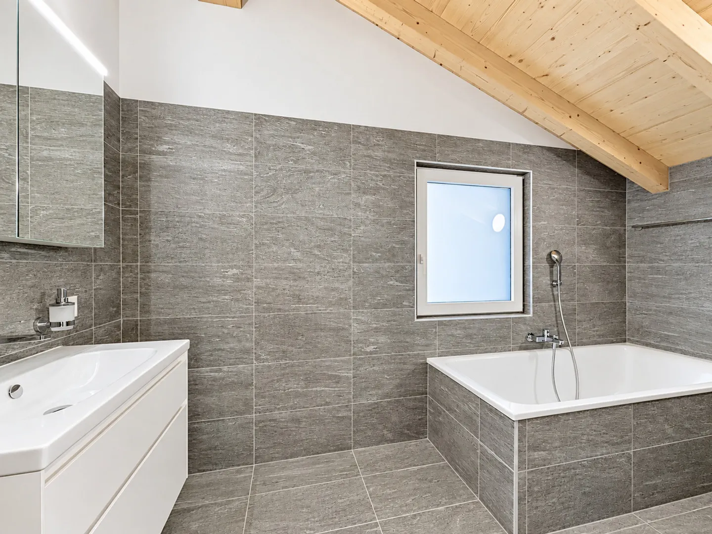 Neues Chalet mit 4 Zimmern 120m² in Val-d'Illiez mit Terrasse - Foto 10 von 13