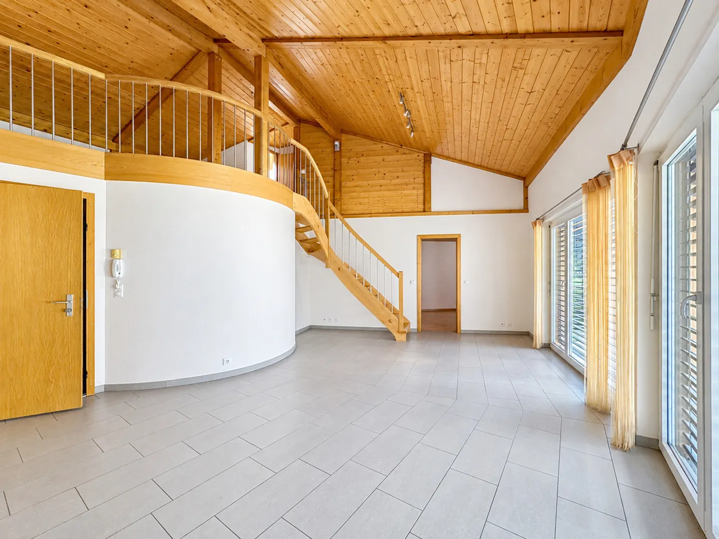 Duplex familiare a Riddes - spazio, calma e negozi a piedi - Foto 5 di 13