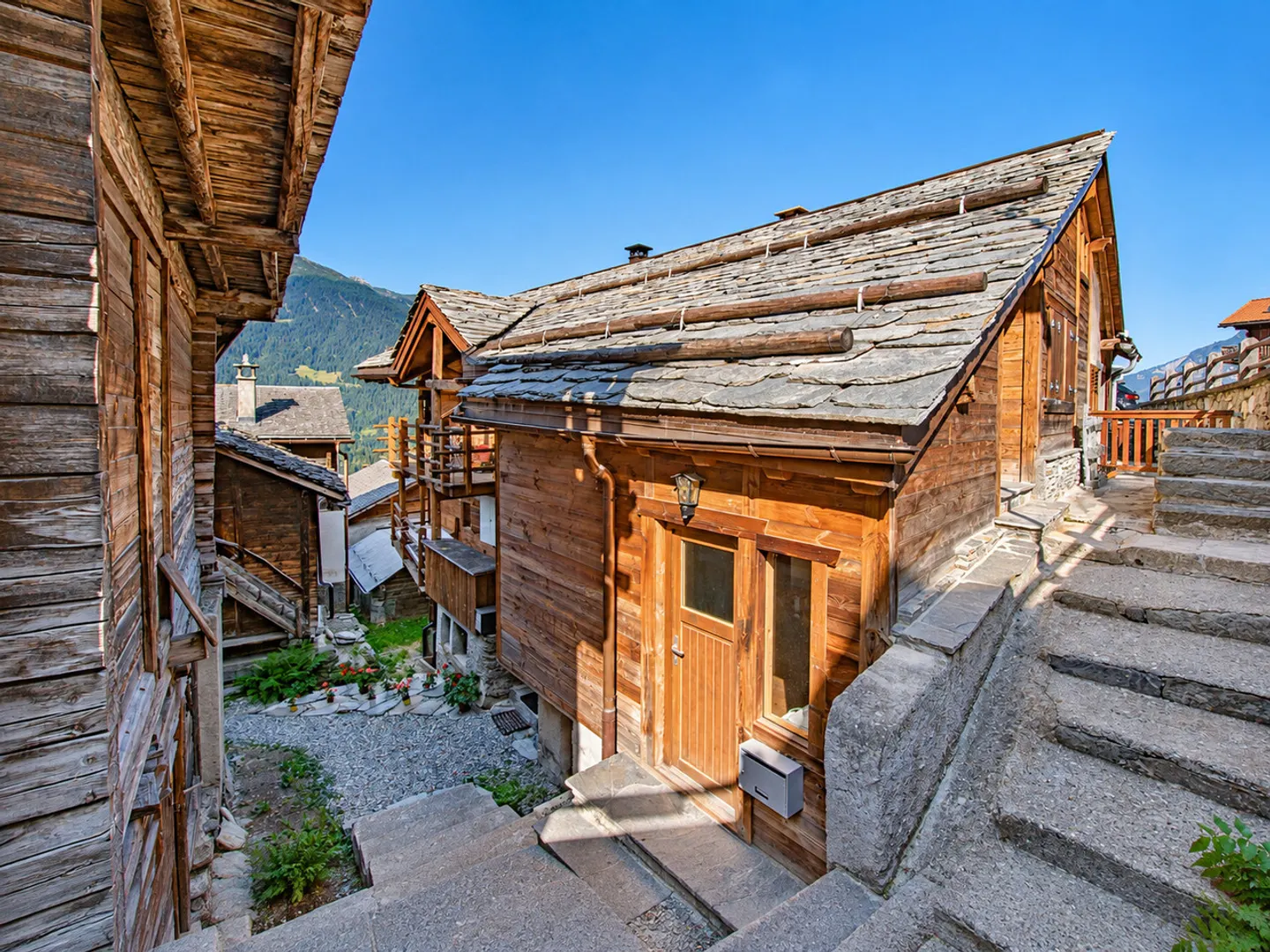 Appartement alpin de caractère - Photo 2 sur 11