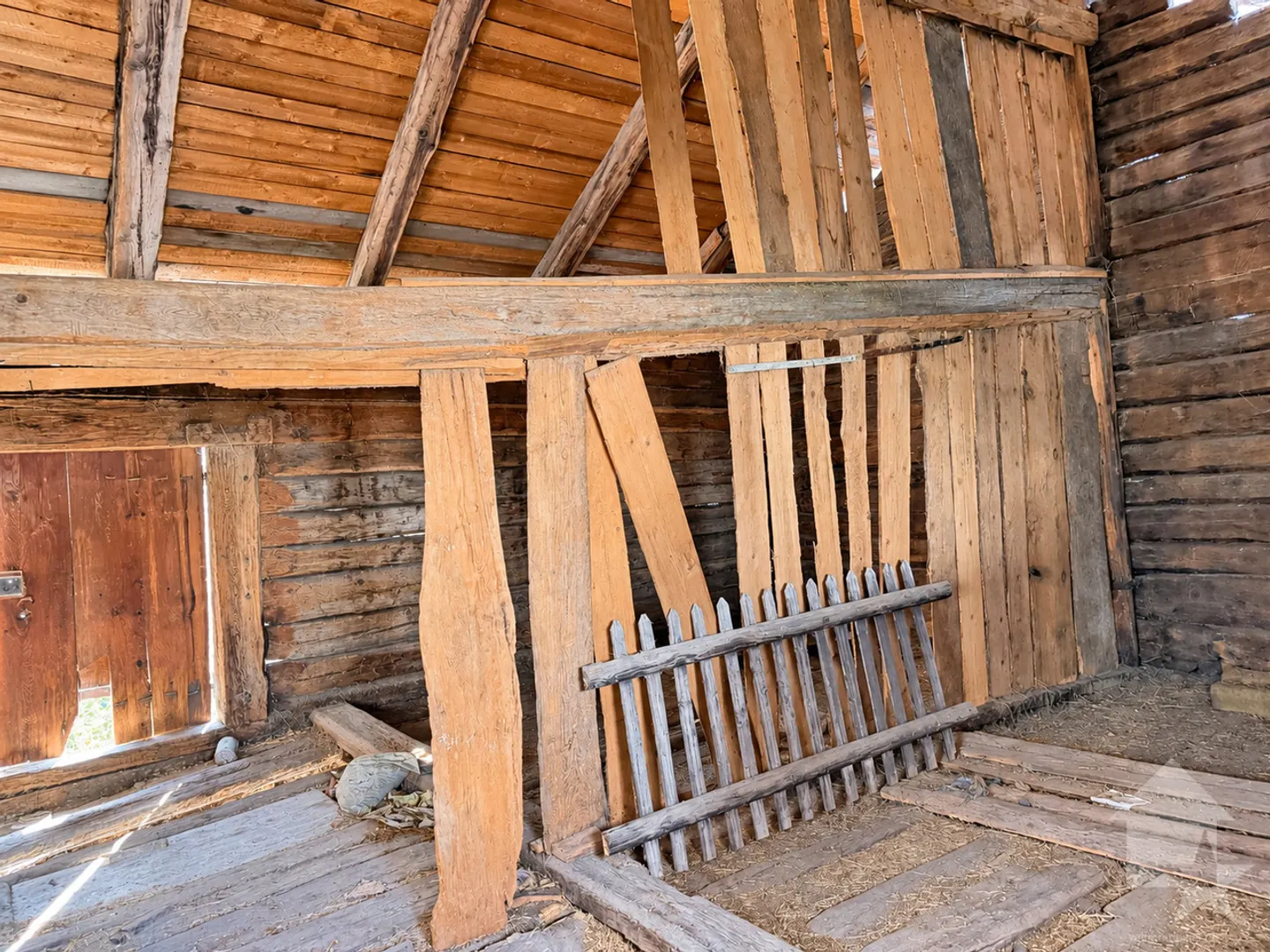 Grange de caractère dans le centre du village de Visperterminen - Photo 3 sur 10
